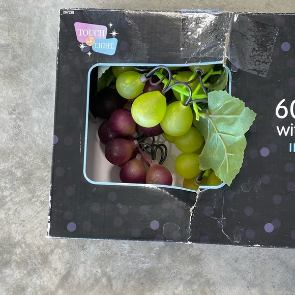 Vintage Lighted Grapes and Grapevine rubber plastic string lights NOS NWT - Picture 4 of 8